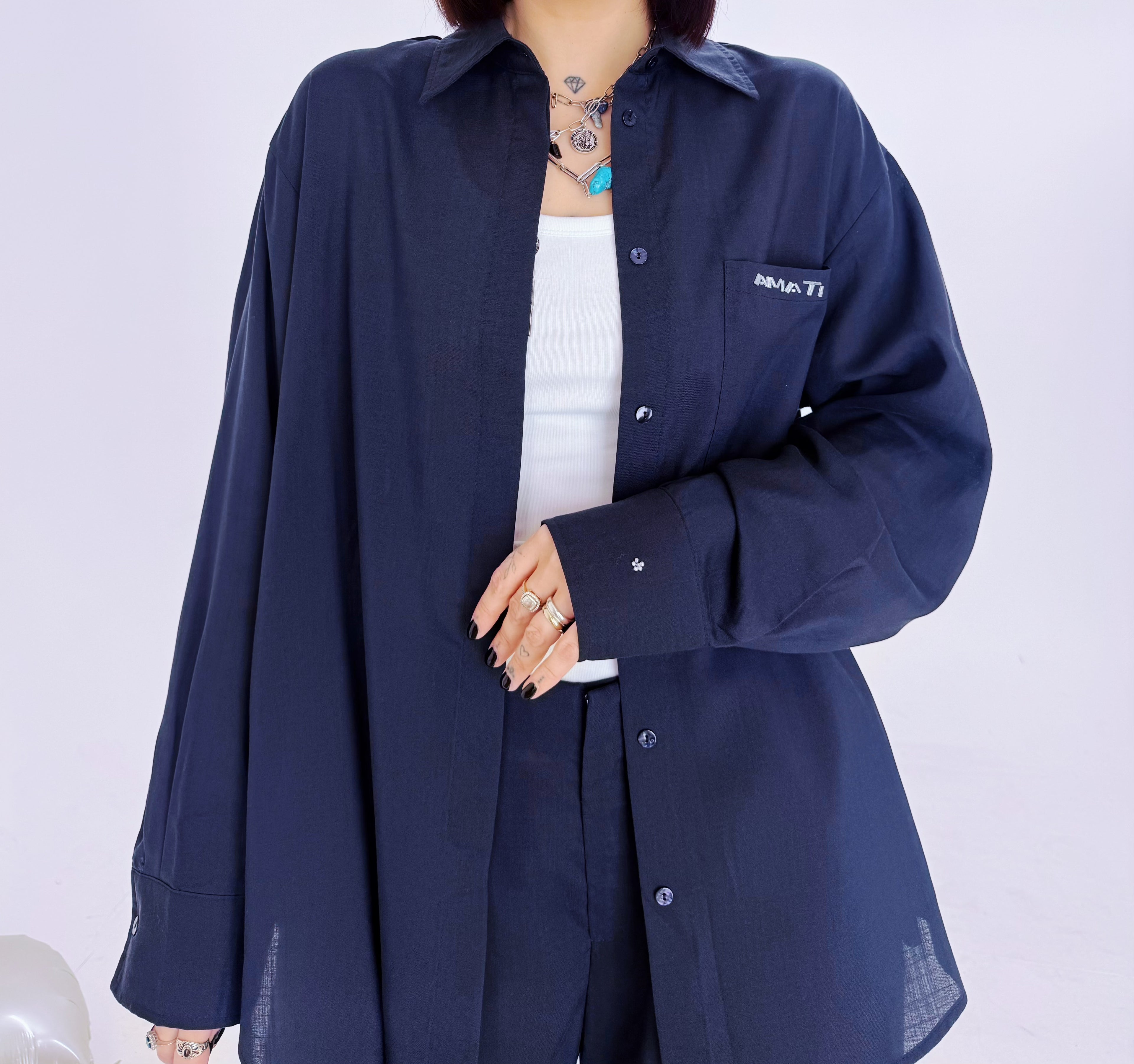 Completo Donna Blu AMATI – Camicia Oversize e Pantaloni Sartoriali