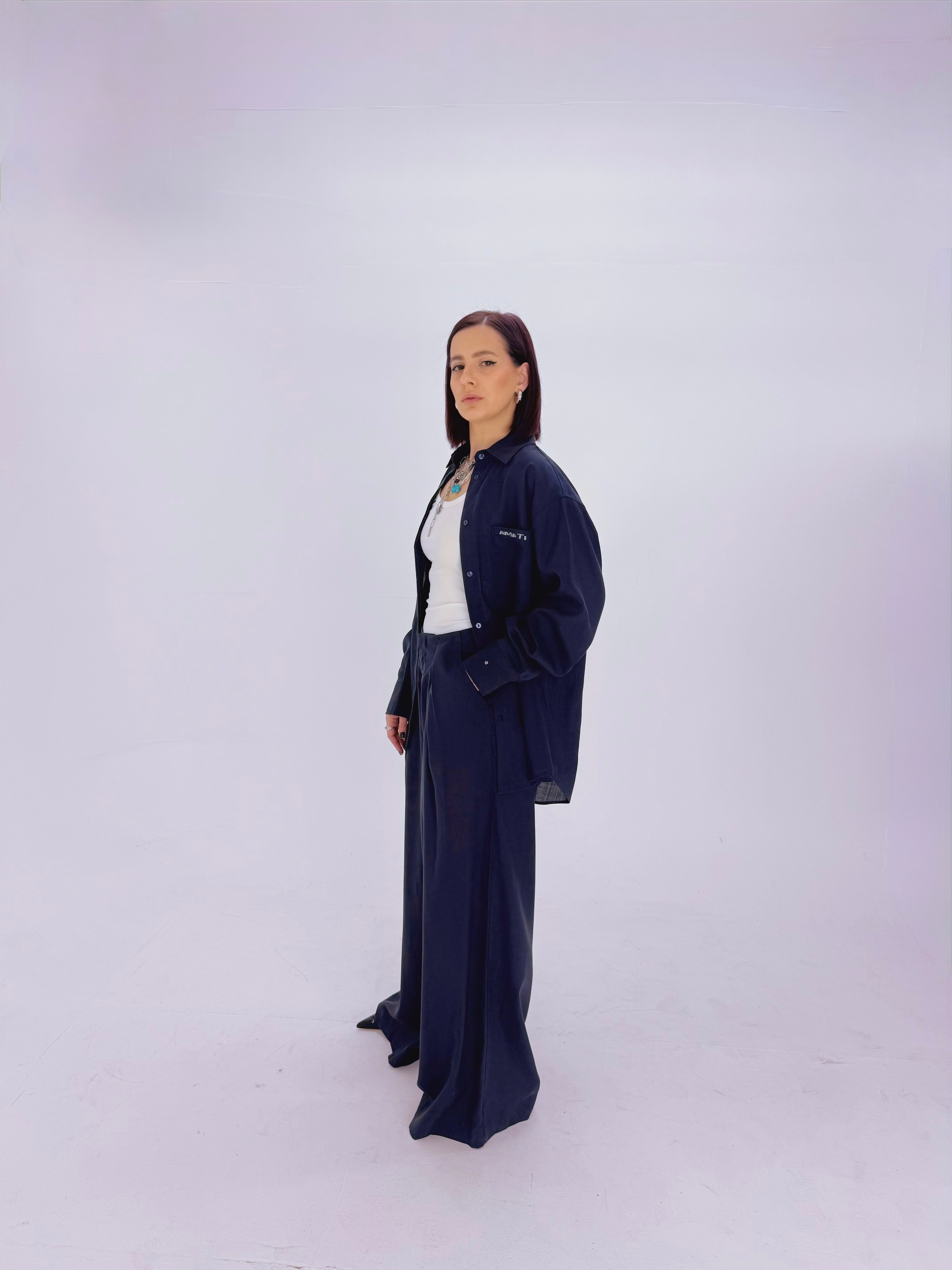 Completo Donna Blu AMATI – Camicia Oversize e Pantaloni Sartoriali