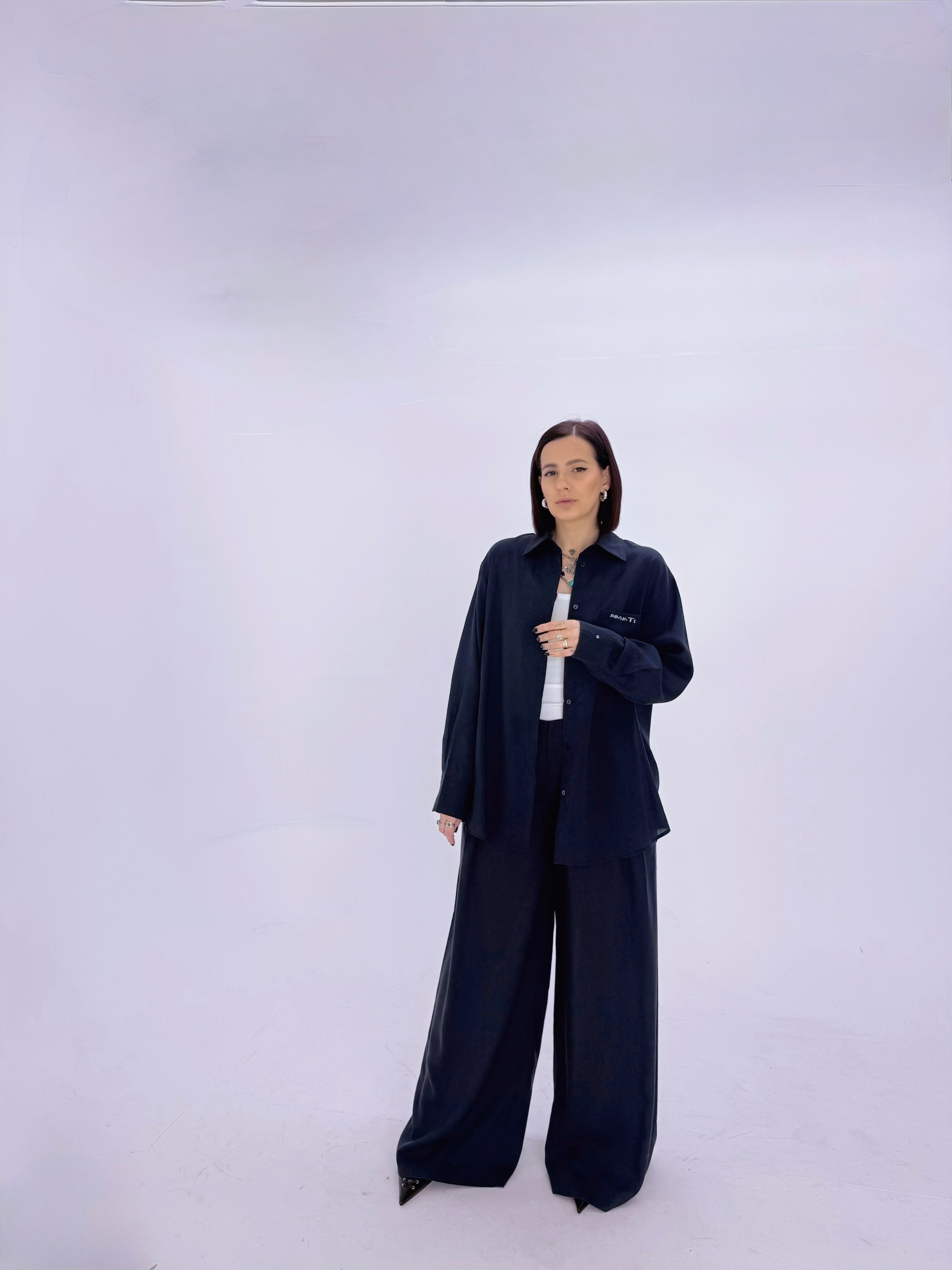 Completo Donna Blu AMATI – Camicia Oversize e Pantaloni Sartoriali
