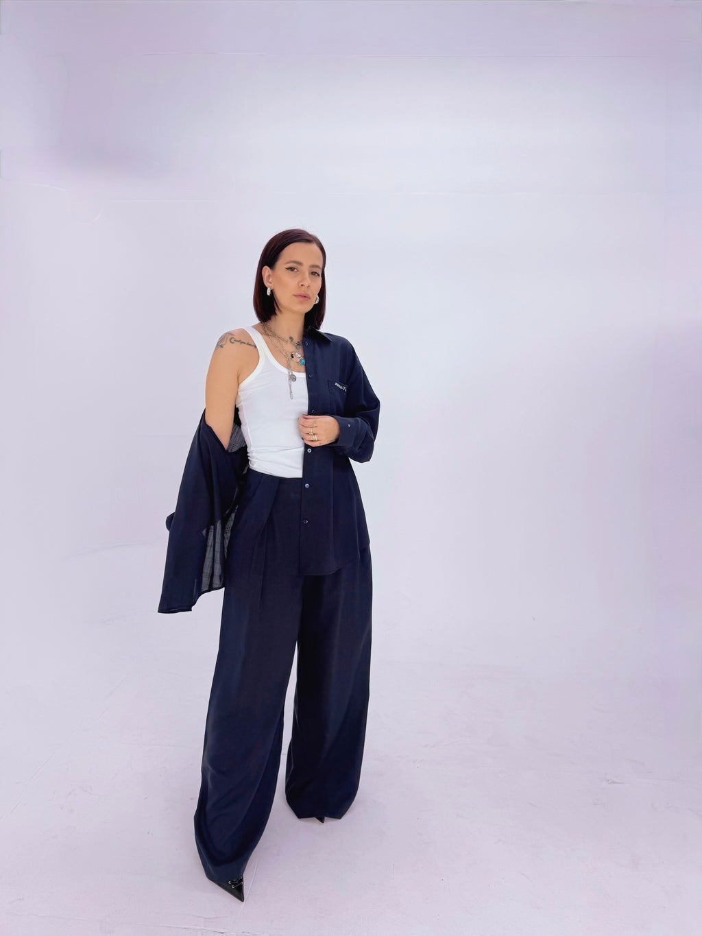 Completo Donna Blu AMATI – Camicia Oversize e Pantaloni Sartoriali