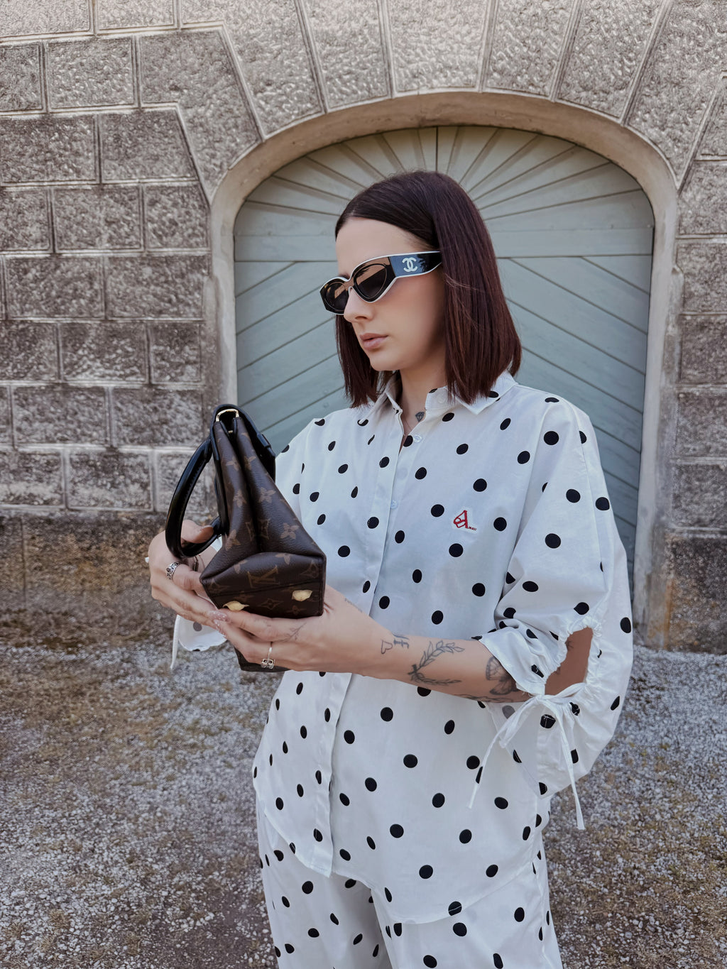 Completo Pois AMATI con Dettaglio Schiena Aperta
